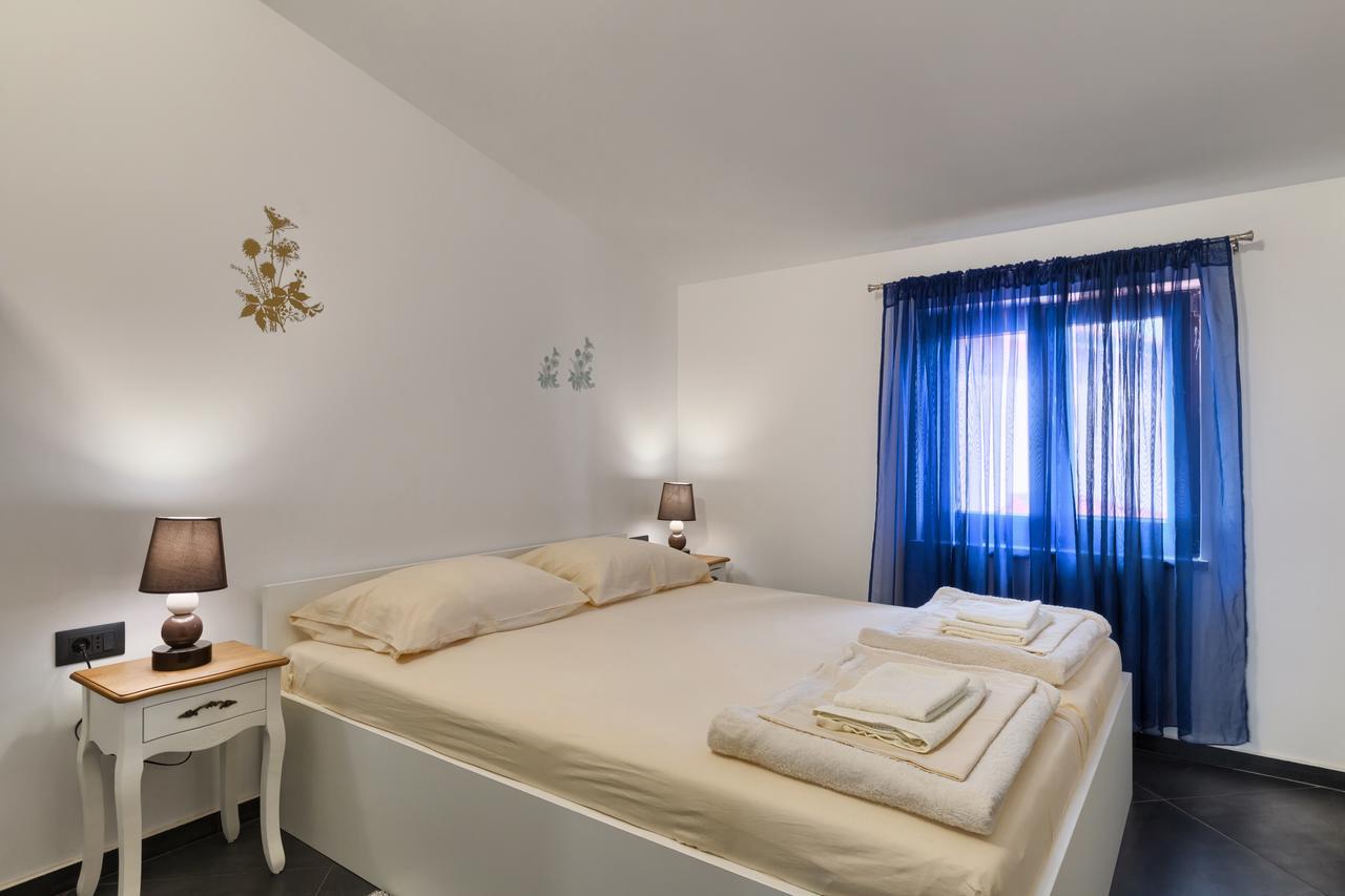 Apartments Ines Pula Exterior photo