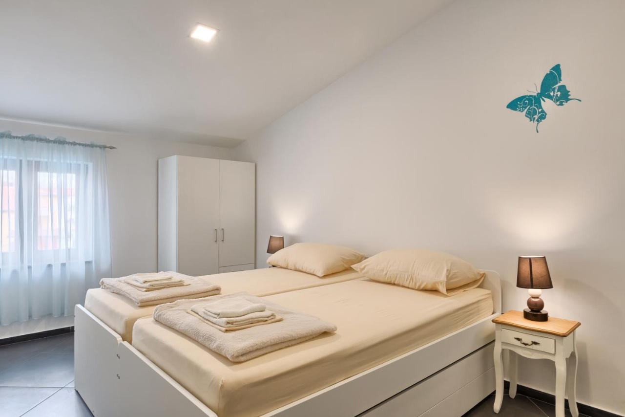 Apartments Ines Pula Exterior photo