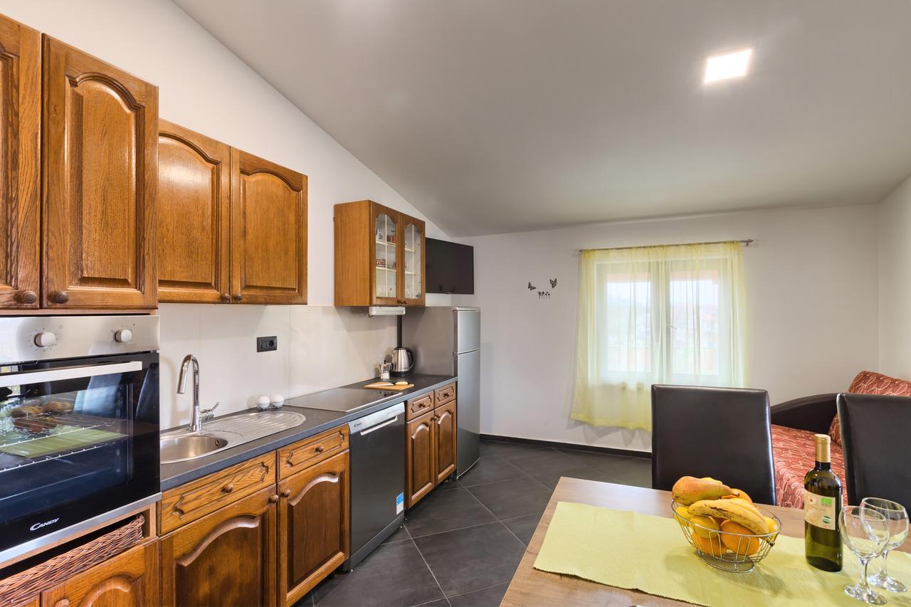 Apartments Ines Pula Exterior photo