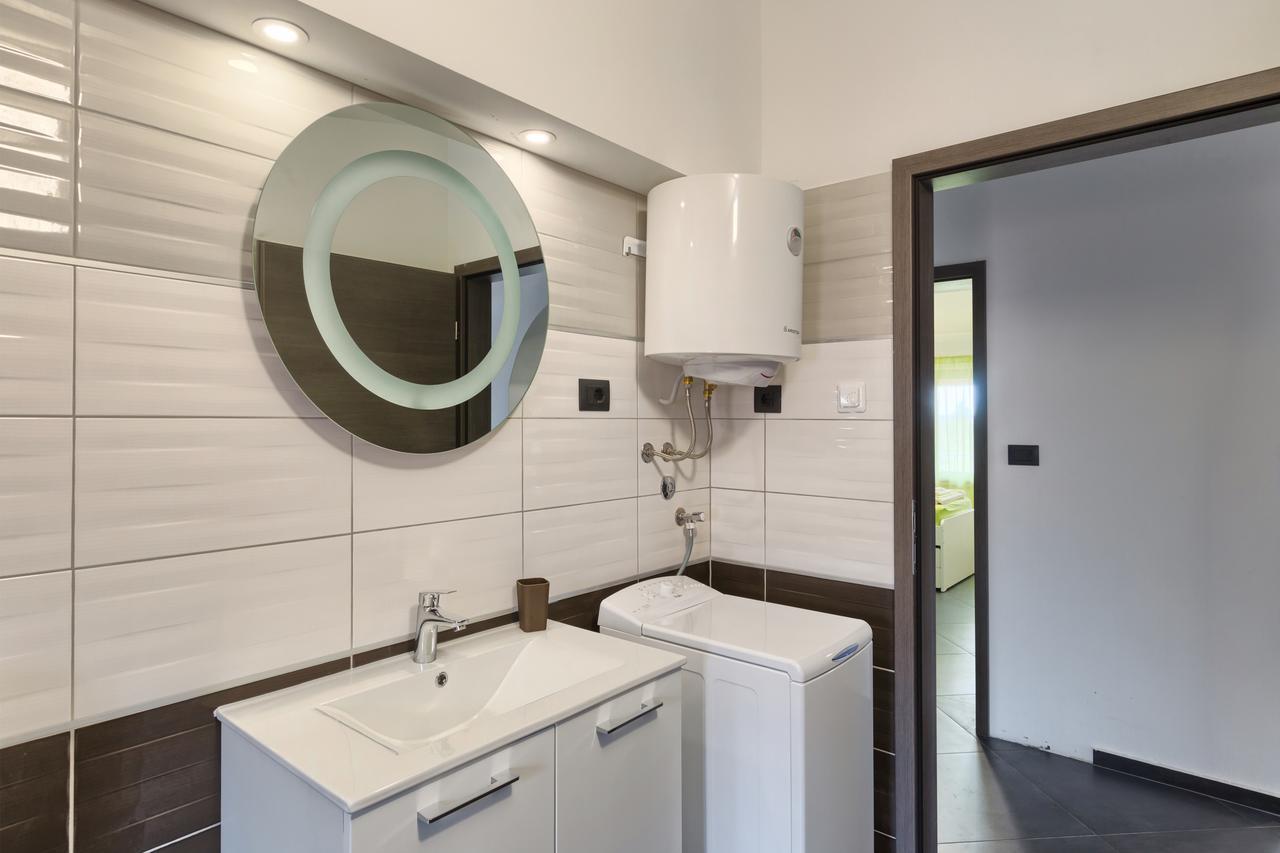 Apartments Ines Pula Exterior photo