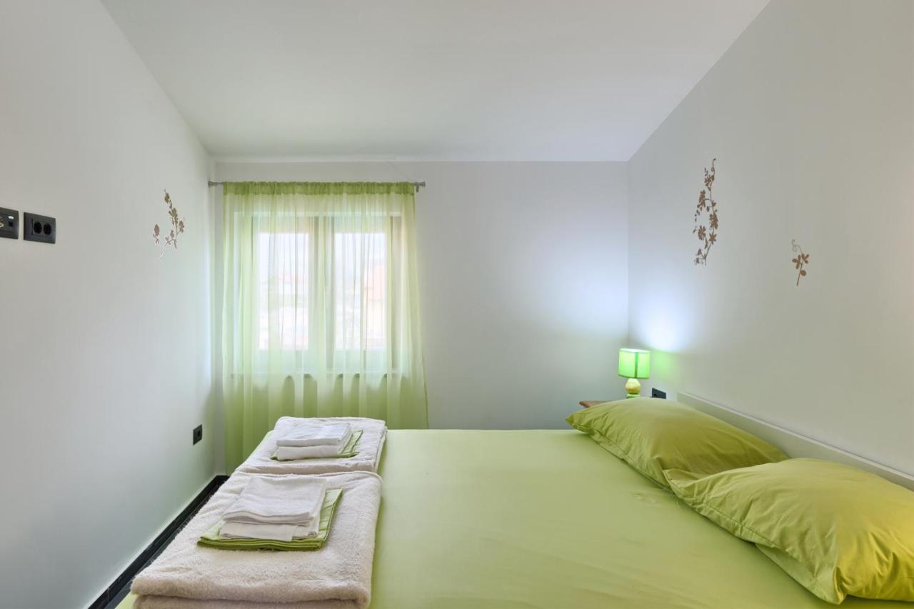 Apartments Ines Pula Exterior photo