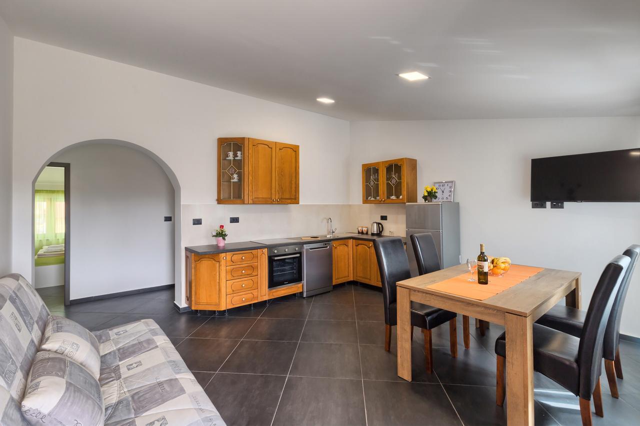 Apartments Ines Pula Exterior photo