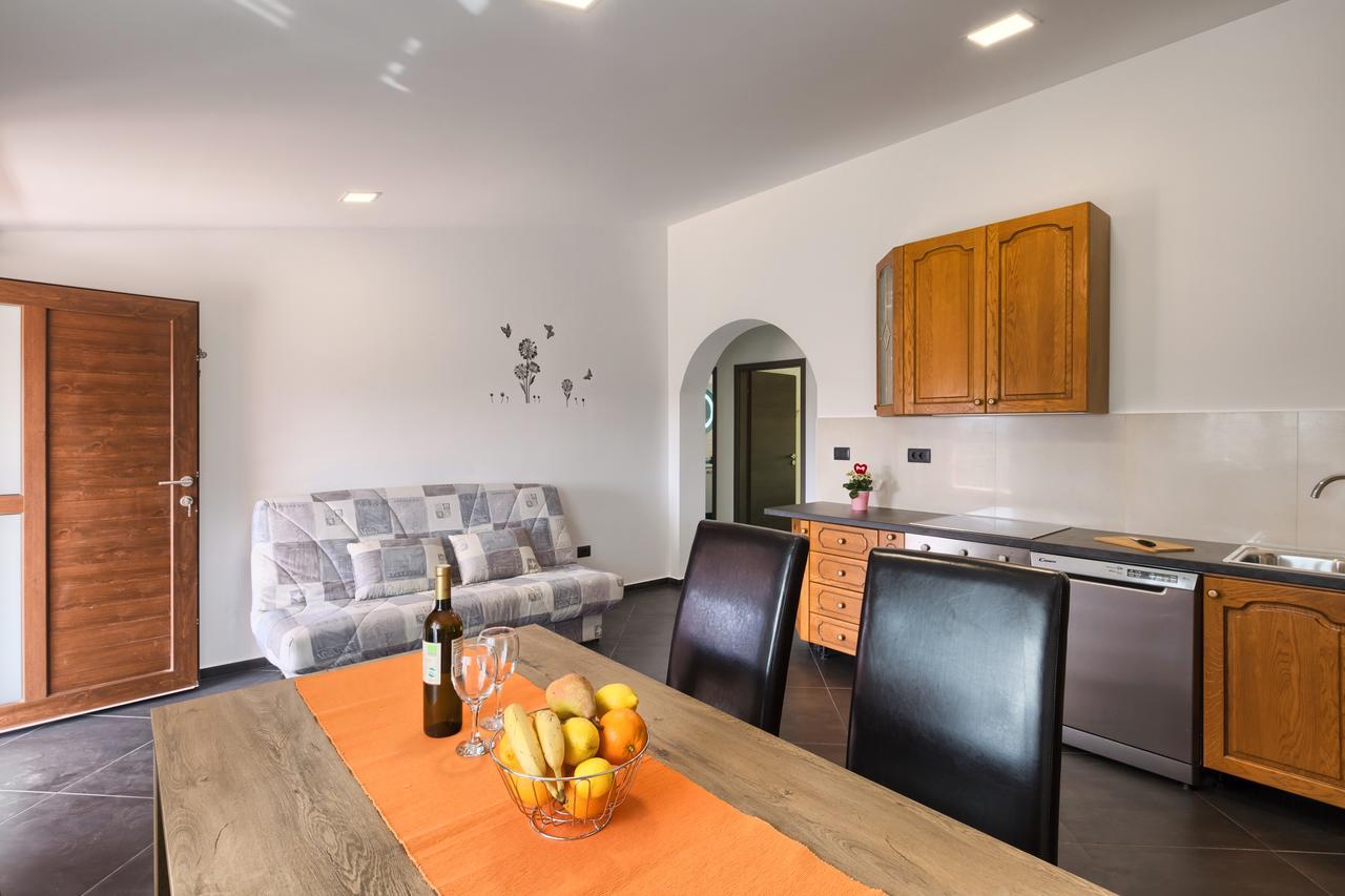 Apartments Ines Pula Exterior photo